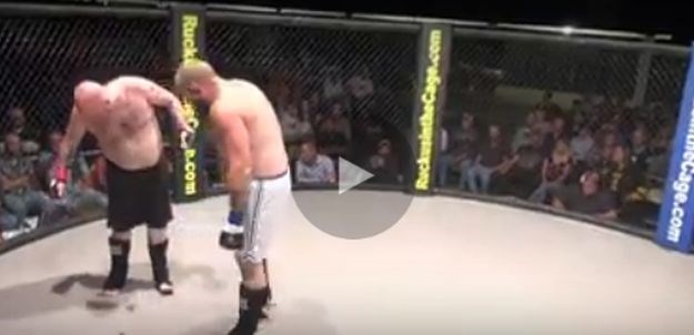 Uznemirujući video: MMA borac se ispraznio po cijelom kavezu
